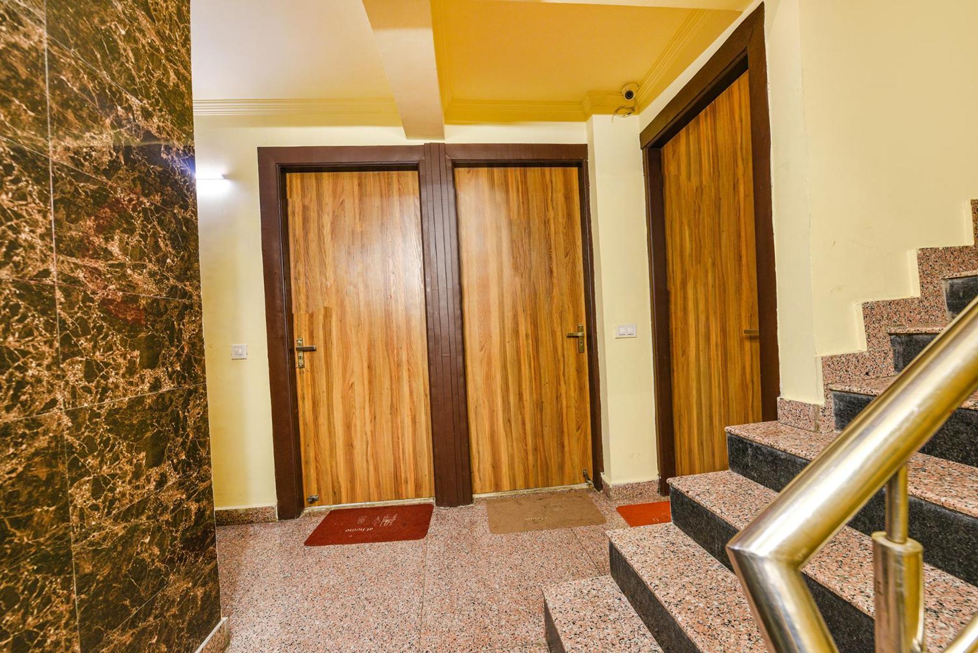 Fabhotel Ishtara Auberge - Nr Yashobhoomi Convention Centre New Delhi Extérieur photo