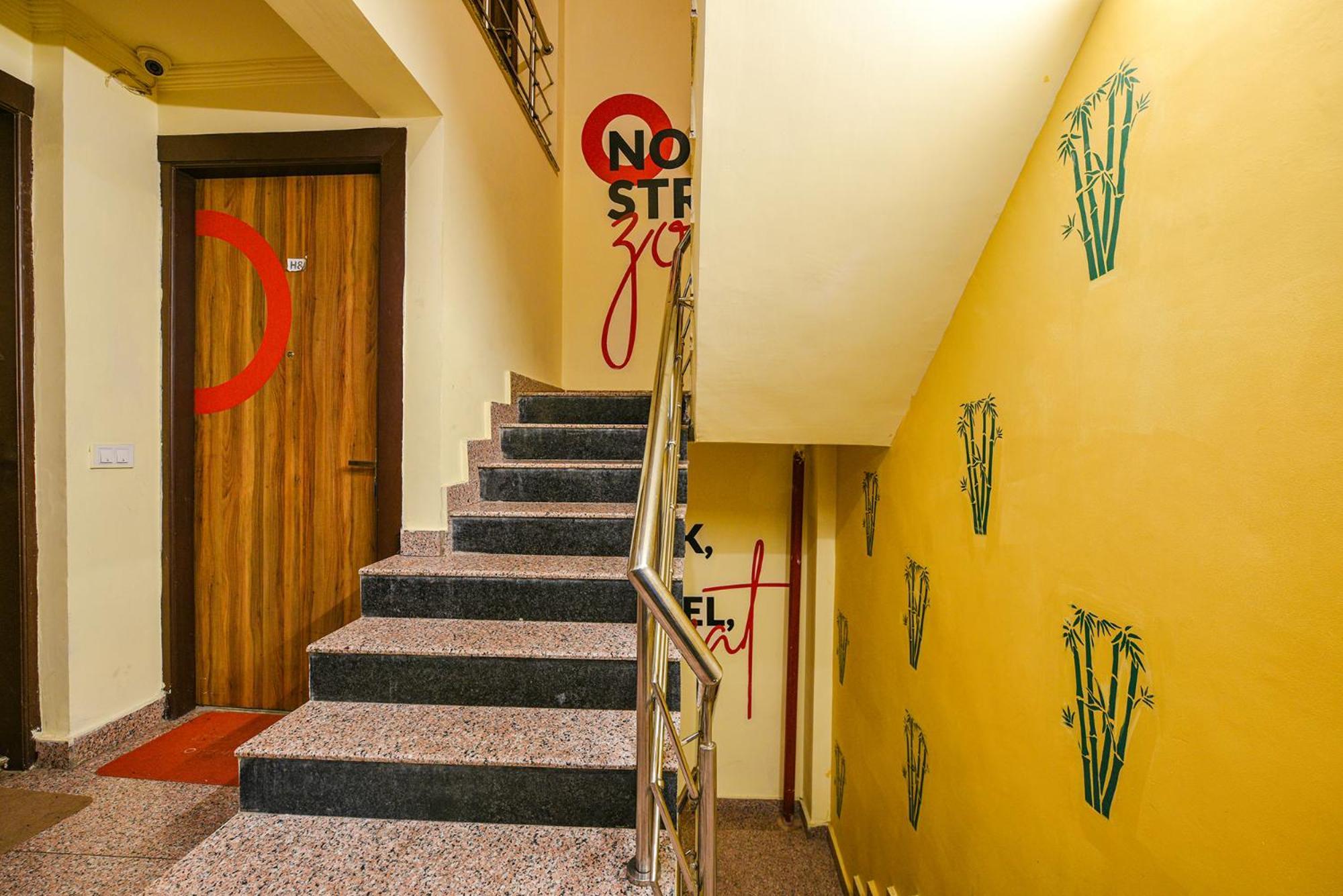 Fabhotel Ishtara Auberge - Nr Yashobhoomi Convention Centre New Delhi Extérieur photo