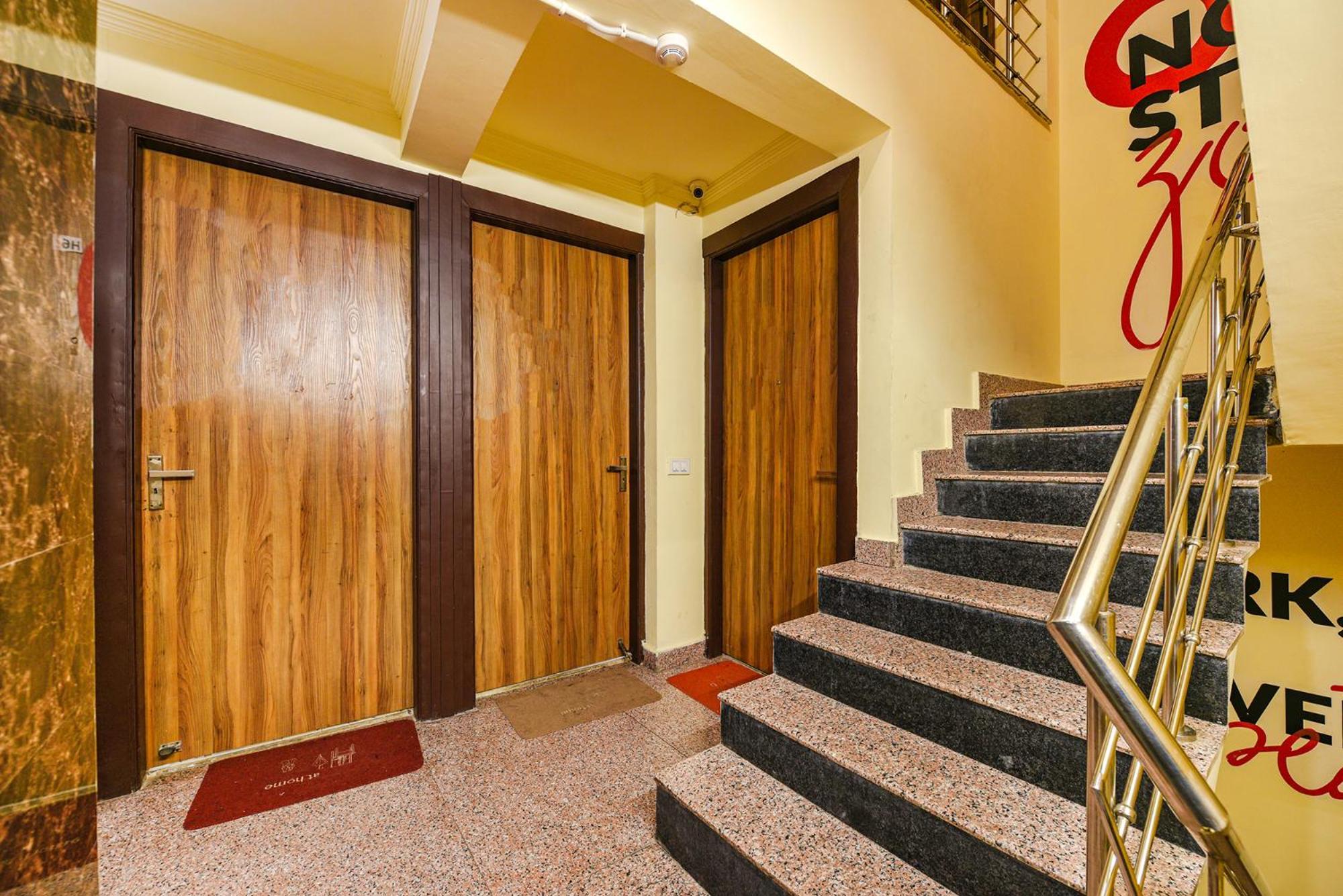 Fabhotel Ishtara Auberge - Nr Yashobhoomi Convention Centre New Delhi Extérieur photo