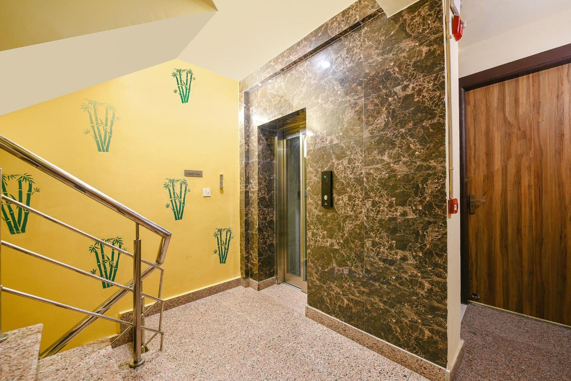 Fabhotel Ishtara Auberge - Nr Yashobhoomi Convention Centre New Delhi Extérieur photo